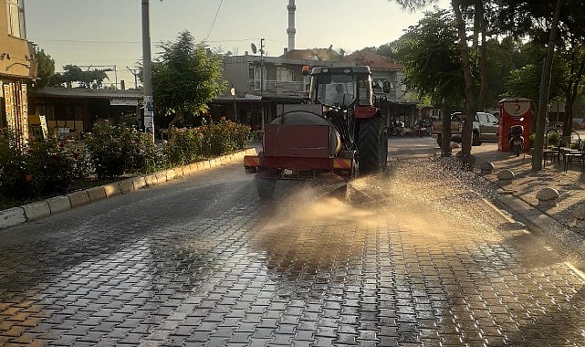 Salihli Belediyesi kırsal mahallelerde yol bakım ve temizlik çalışması gerçekleştirdi