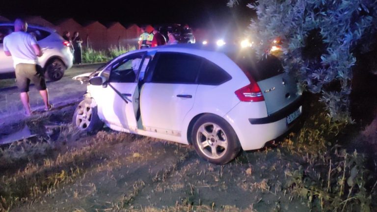 Bursa’da iki otomobilin çarpışması sonucu meydana gelen kazada 3 kişi yaralandı.