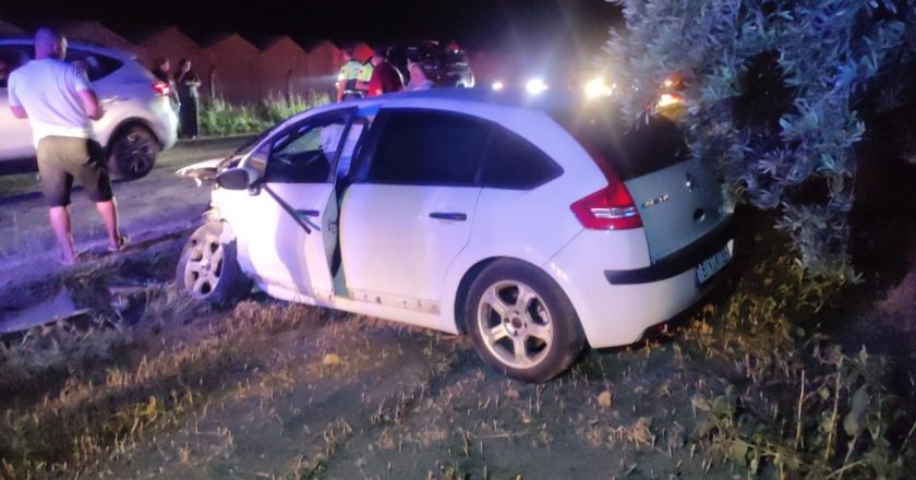 Bursa’da iki otomobilin çarpışması sonucu meydana gelen kazada 3 kişi yaralandı.