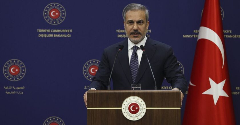 Türkiye, Rusya ve İran dışişleri bakanları Katar'da Suriye'yi görüşecek