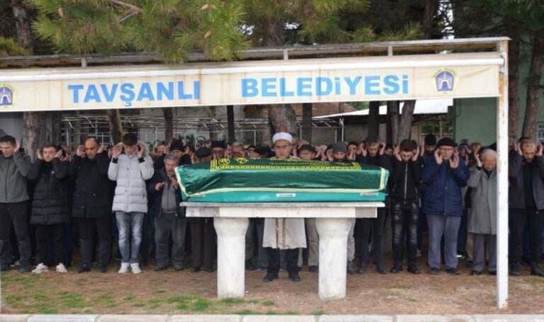 Neredeyse donmuş halde bulundu; Cenaze töreni yapıldı – Son Dakika Türkiye Haberleri