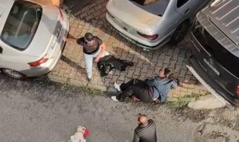 Esenler’de, sokağın ortasındaki bir kadının ortasında karısından bıçaklanarak öldürüldü – son dakika Türkiye Haberleri