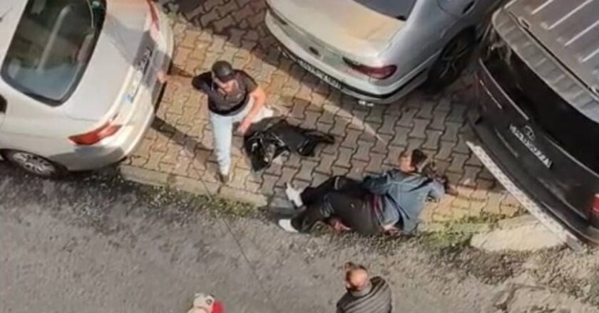 Esenler’de, sokağın ortasındaki bir kadının ortasında karısından bıçaklanarak öldürüldü – son dakika Türkiye Haberleri