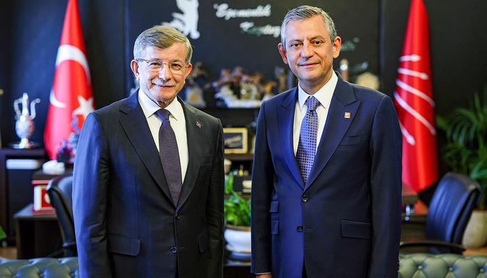 Büyük Ulusal Meclis Türkinde röportajı çekin! Özel ve Davutoğlu toplandı
