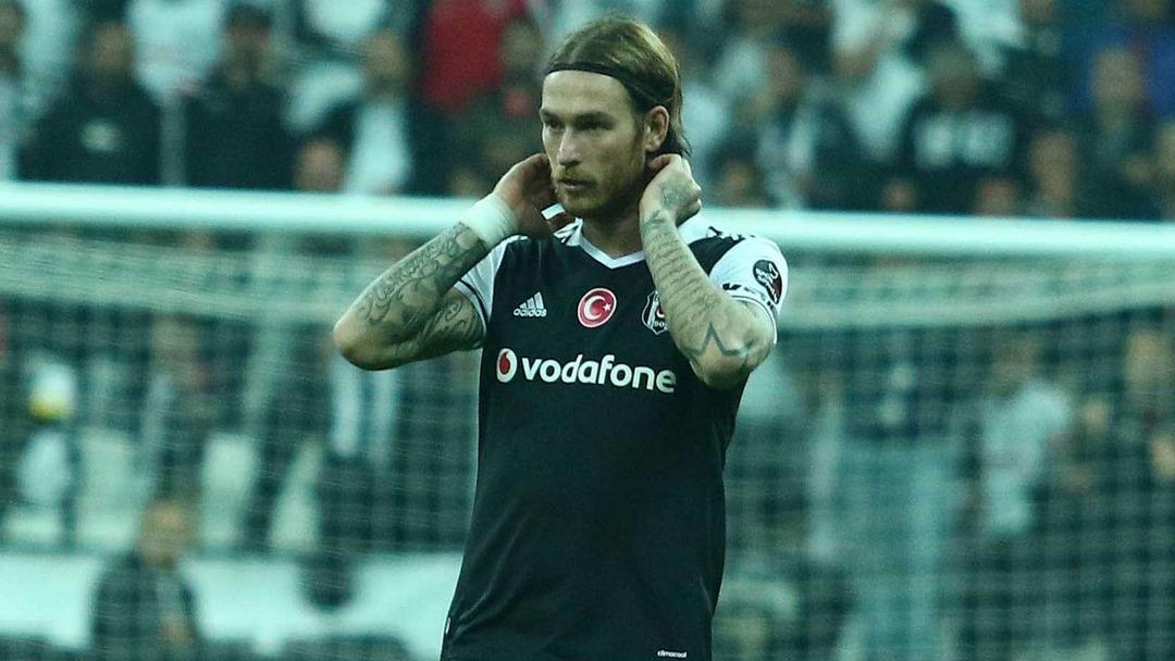 Eski Beşiktaş ı Ömer Şişmanyl kötü sorun yaşıyor! Dolandırıcılık suçlamasıyla yöneticisinde savcıya başvurdu ... 2