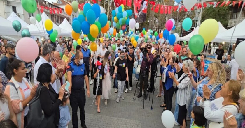 11 -Lösemiyi yenen yıllık Ali Demir, yüzlerce balonla karşılandı –