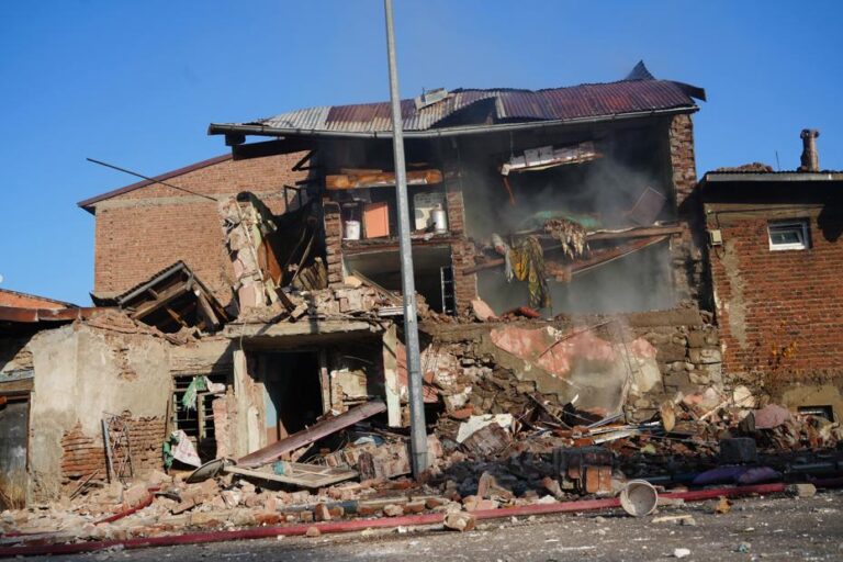 Erzurum’da İki Katlı Bir Evde Patlama Meydana Geldi