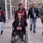 Uyuşturucu suçundan 11 yıl hapis cezası alan kişi, tekerlekli sandalye ile cezaevine gönderildi